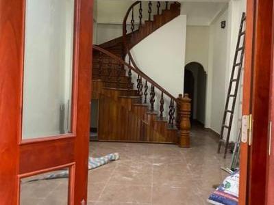 BÁN NHÀ KHU PHÂN LÔ NÀ CẠN Nhà mới đẹp, chỉ việc dọn vào ở luôn. Nhà gồm 1 phòng khách, 3 phòng ngủ