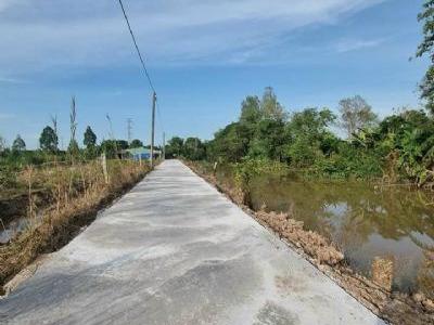 Bán nền mặt tiền giáp làng giáo viên và mặt còn lại giáp kênh lộ bê tông 4 mét Phường Mỹ Hoà, LX