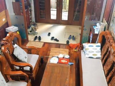 CHỈ 1,8 TỶ CÓ NHÀ 3 TẦNG PHỐ ĐỊNH CÔNG. DIỆN TÍCH 38M. NHÀ 2 MẶT NGÕ. NHÀ CỦA ĐẠI GIA GỖ.