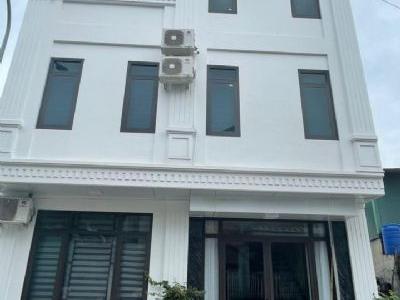nhà 3 tầng full nội thất, dự án đô thị Diêm Thuỷ, Cẩm Bình. Đường trước cửa nhà 2 lán ô tô