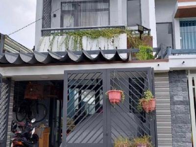 Tôi muốn Bán nhà Sổ Hồng Riêng gần chợ Bình Chánh Nhà Đúc thật 1 trệt 1lầu có 3 Phòng ngủ