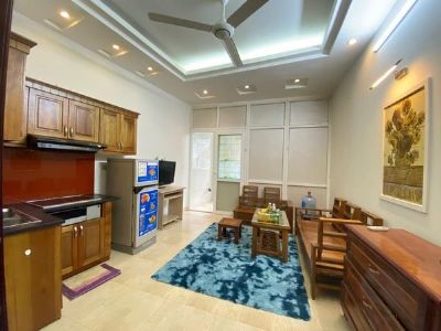 Cho thuê căn hộ khép kín 1K1N mặt phố Khâm Thiên, Đống Đa - Tầng 5 thang bộ, P501, có ban công