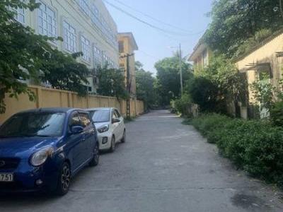 Bán hộ nhà ông bác căn nhà 3 tầng, TT thị trấn Thường Tín . Kinh doanh được và hiện tại kd cafe