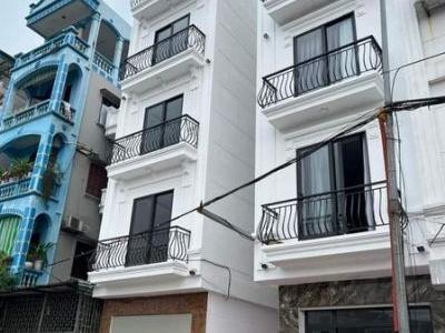Chính chủ cần bán nhà 3 tầng, đường nhựa 8m xe container  tránh nhau thoải mái. Kinh doanh đỉnh