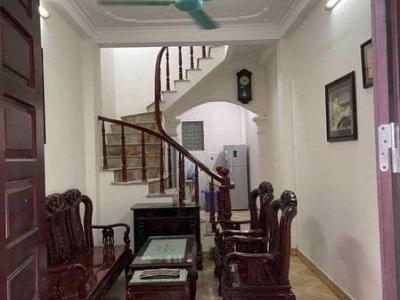 Cho thuê nhà 4 tầng (tổng diện tích 136m2) Tầng 1: Phòng khách, phòng ăn - Tầng 2+3: Mỗi tầng 2pn