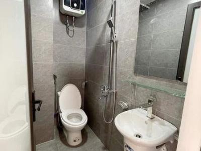 Cho thuê Studio tại 378 Lê Duẩn, Đống Đa Giá phòng 4.5tr - 4.7tr/tháng Cách chợ 300m, ô tô đỗ 20m