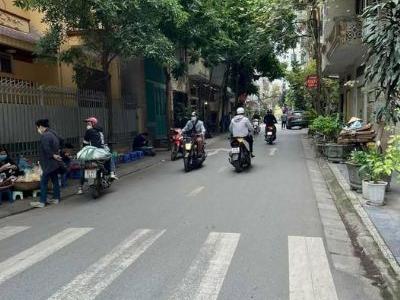 Cho thuê nhà nguyên căn Hoàng Cầu, Đống Đa kinh doanh đỉnh mặt ngõ ô tô tránh Diện tích : 65m