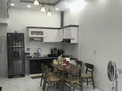 Bán căn nhà 3 tầng 🏠 Diện tích: 40m2. Mặt tiền: 4,8m. Ngõ rộng 2,5m. Hướng Đông Bắc.