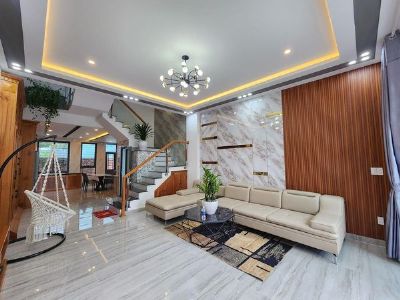 Chính chủ gửi bán nhà mặt tiền 3 mê full nội thất có gara ô tô 7 chỗ.