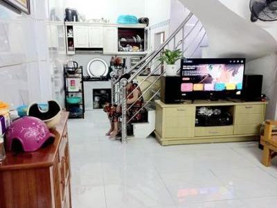 Cần bán căn nhà 3 tầng Chợ Hàng 👉Xe 5 tạ , taxi nhỏ đỗ tận cổng . NGÕ CỰC NÔNG