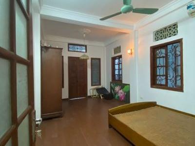 Cho thuê nhà riêng - ngõ 274 Lê Duẩn, Đống Đa - giá 11 triệu
