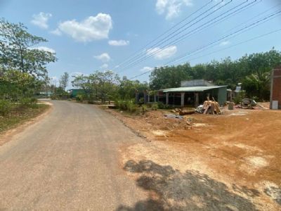 chính chủ bán nhanh lô đất 1000m2 ngang14 dân đông, điện nước đầy đủ, 299tr sổ sẵn