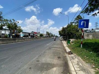 Nền Quốc lộ 1A - Tân Tạo- Châu Hưng- H. Vĩnh lợi. Cách ngã năm tượng đài 2km