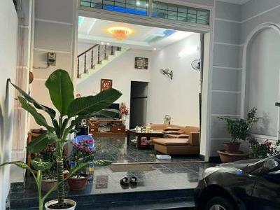 Bán căn nhà, hẻm ô tô đường lê hồng phong p8. Tpvt