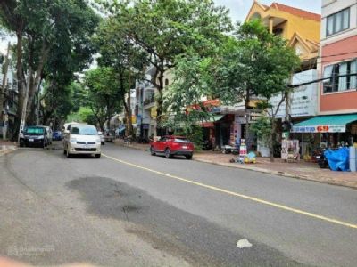 CHO THUÊ MẶT BẰNG VỊ TRÍ VIP ĐƯỜNG PHẠM HỒNG THÁI CO DT 100M2 VỚI GIÁ THUÊ 17,5 TRIỆU.