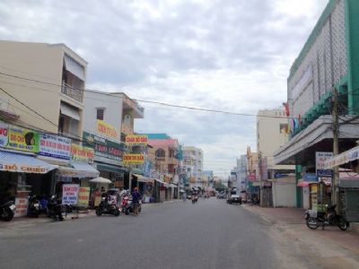 Cho thuê nhà 1 trệt 2 lầu mặt tiền đường Đồ Chiểu phường 1, gần công viên