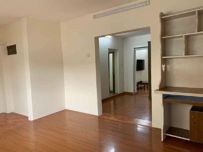 Cho thuê căn hộ tầng 4, tập thể Bách Khoa. Hai Bà Trưng, HN