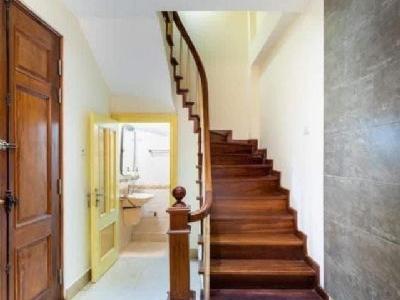 CỰC HIẾM NHÀ BÁN - GIỮA BÀ TRIỆU PHỐ HUẾ - 6 TẦNG SỪNG SỮNG - Ô TÔ ĐỖ CỔNG