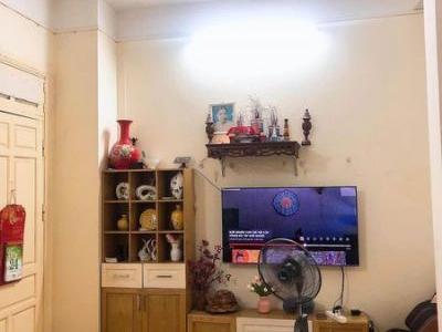 Cần bán căn hộ tập thể nghĩa tân cầu giấy 65m2