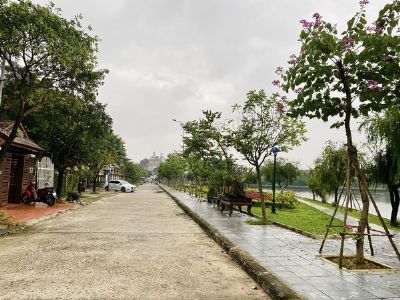 Chính chủ cần bán mảnh đất đẹp hơn 200m2 tại Bờ hồ Nam Lý, sát nách chợ ga Hơn 200m2 hướng Tây Nam