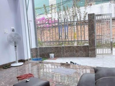 Bán nhà 2 tầng đất nội thị sơn Tây , cách phố đi bộ mấy bước chân , trung tâm thị xã khu ở văn minh
