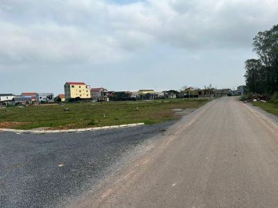 chào bán 2 lô đất đấu giá đường tránh tp đồng hới , thôn mụ rượng . Lương ninh