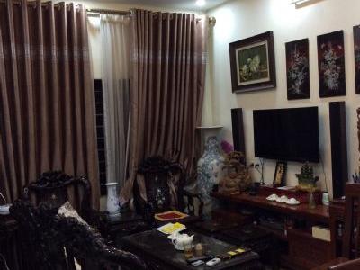 Bán Nhà 3 tầng 1 tum tại ngõ 95 định Công. 40m2 . Hướng Đông Bắc - Nhà 2 mặt thoáng