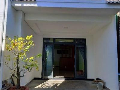 Cho thuê nhà nguyên căn mới xây, đường Nguyễn Trung Trực Đà Lạt 140 m2 hẻm xe hơi vào được.