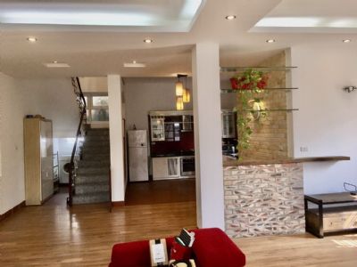Cho thuê nhà phố Tây Hồ view hồ Tây chill mới và đẹp