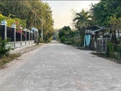 Khách tài chính 300 đến 400 triệu là mua được 1 lô đất nền mặt tiền đường nhựa Đồng Xoài