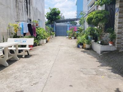 Bán nhà Diện tích: 110m2 (5m x 22m) 1 trệt 1 gác lửng,  gồm 5 phòng trọ tại Thủ Đức