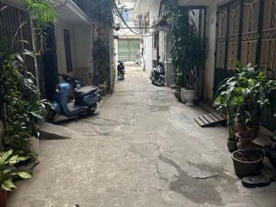 Chính chủ cần bán nhà khu vực Giáp Bát 36m2-mt5,5-chào 3tỷ55