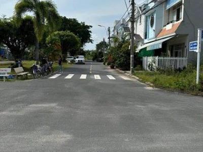 Bán nền khu B4 đường Nguyễn Chánh Nhì,phường Mỹ Hòa,Tp.Long Xuyên.