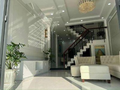 Bán nhà mới 1 trệt 1 lầu đường số 11 Khu Bắc Hà Hoàng Hổ phường Mỹ Hòa. Sau lưng UBNN TP Long Xuyên