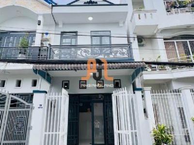 Bán gấp nhà kết cấu bê tông cốt thép, khu dân cư an ninh, lộ ô tô, gần chợ gần TTTP Long Xuyên.