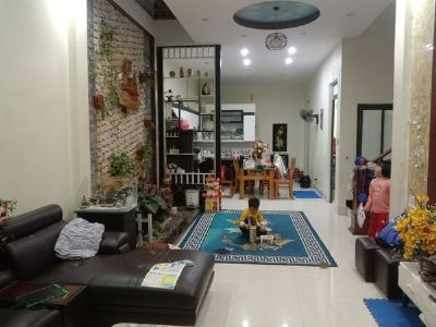 Bán nhà 3 tầng mới xây 2018 ở tổ 1 phường Noong Bua, hướng tây, rộng 7x14m tổng 98m2 đất ở