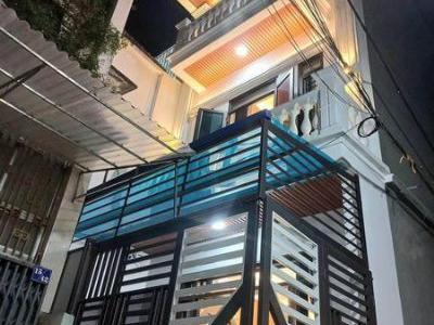 Nhà 3 tầng lô góc ngõ thoáng đường Tràng Thi, xây hiện đại tặng lại toàn bộ nội thất xịn xò