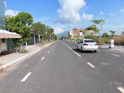 CẢ THANH SƠN chỉ còn đúng 1 lô BIỆT THỰ này giá 3 tỷ 480 triệu chốt cọc.