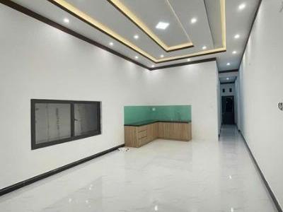 nhà mặt đường Nguyễn Huy Lung sân ôtô, pk, bếp, 2p ngủ , sân sau trồng rau nuôi gà