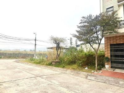 Bán lô đất đối diện Vịt Chạy Đồng ( ngòi đum ) Lào Cai