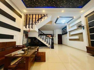 Bán nhà 3 tầng phường Phan Đình Phùng đường trục chính phố Hồ Xương Rồng.
