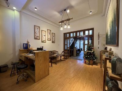 Cho thuê nhà mặt phố, không gian rộng rãi diện tích 120m2, 3 tầng lầu taih trung tâm Đà Lạt
