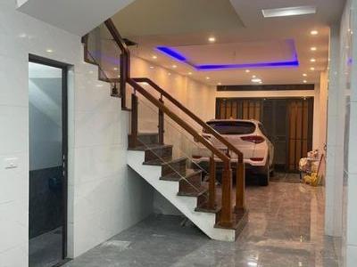 BÁN NHÀ 3 TẦNG MỚI TINH Vị trí ngõ Bùi Huy Bích
