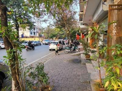 Cho thuê nhà 3 tầng, đường ngang Phan Thiết SN 167, đối diện Trường TH Phan Thiết có thể kinh doanh