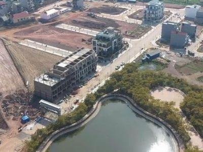 Bán đất cạnh quảng trường Tây Bắc - TP Sơn La Rộng 5m sâu 19,5m
