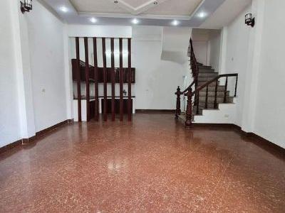 CC gửi bán căn nhà 3 tầng lô góc thoáng ngõ trước nhà 3m xe cộ thoải mái khu tt đường Trần Hưng Đạo