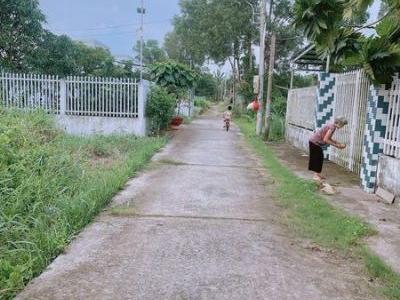 Chủ kẹt tiền cần bán gấp nền biệt thự siêu đẹp Phú khương- Bến tre