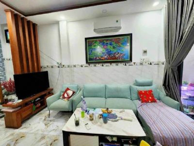 Bán nhà 3 tầng gần biển Nha trang cách đường Mai Xuân Thưởng 1 căn nhà