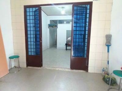 Cho thuê nhà trệt lầu 4,5 triệu, cọc 1 tháng- gần Vincom Hùng Vương