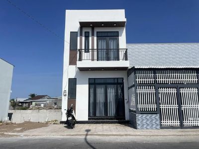 NHÀ TRỆT LẦU 2 MẶT TIỀN - ĐƯỜNG 30/4 SÓC TRĂNG